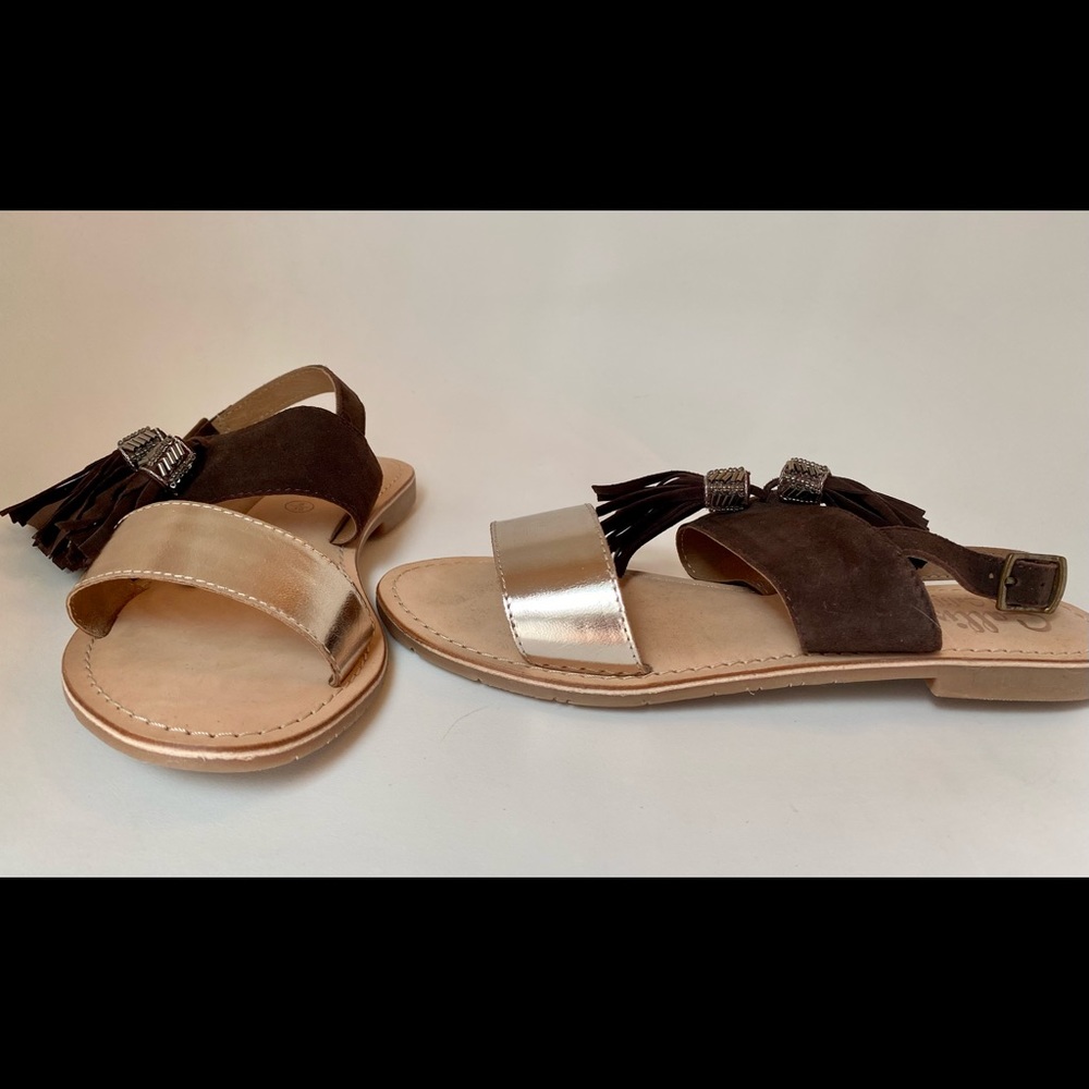 Callisto of Calif. Flat brown /gold sandals.Boho